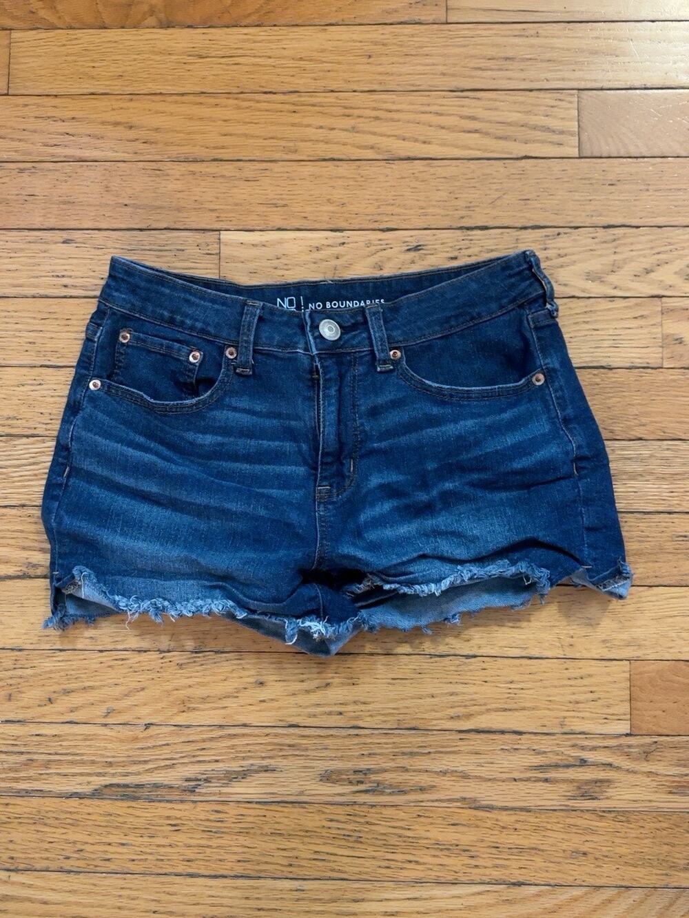 No Boundaries Juniors 9 Dark Wash Denim Cutoff Shorts Frayed Hem Stretch
